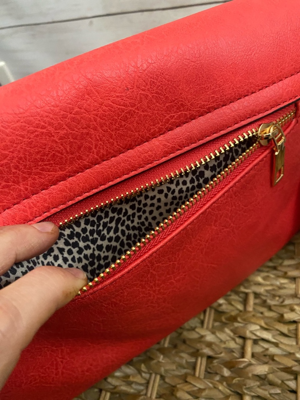 Isabelle Bright Orange/Red Faux-Leather Crossbody Clutch NWT❗️ - Picture 3 of 5